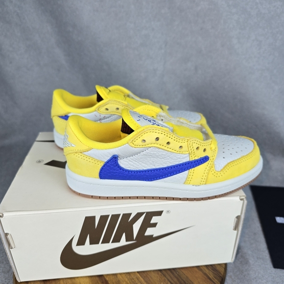 Jordan 1 Retro Low OG Women’s “TRAVIS SCOTT” Canary Size 11.5 C - Picture 3 of 12